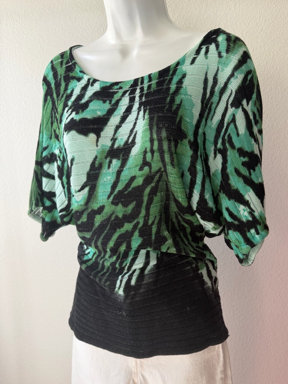 Alberto Makali Abstract Animal Print Knit Top Size Medium